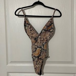 One piece bathing suit (16B)